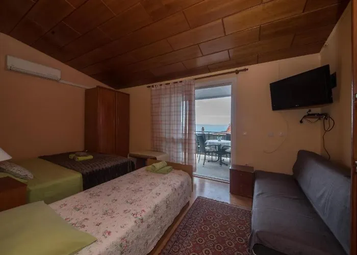 With Parking Space - 25161 Appartement Makarska
